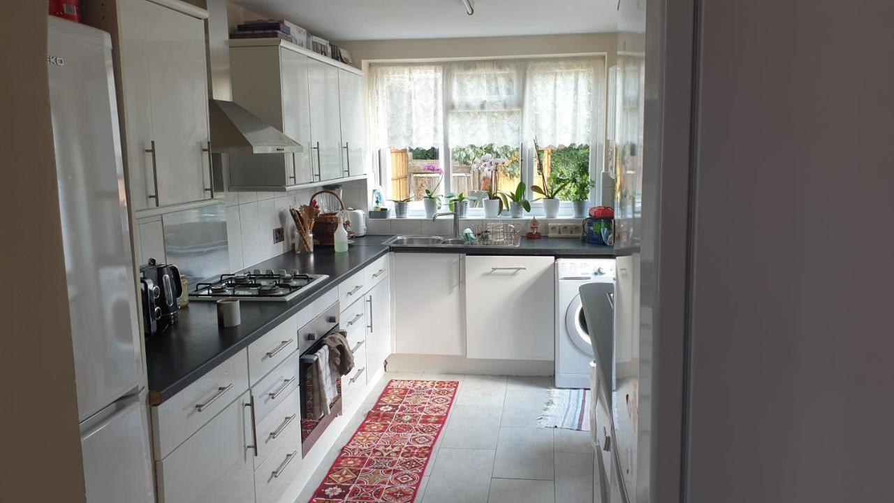 Guess Bungalow Wembley Daire Londra Dış mekan fotoğraf